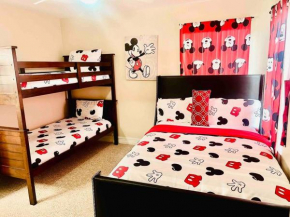 Cheerful 6-bedroom home w/pool **SLEEPS UP TO 20**